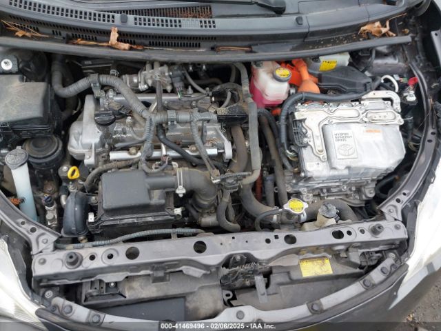 JTDKDTB32E1561016 Toyota Prius C Four