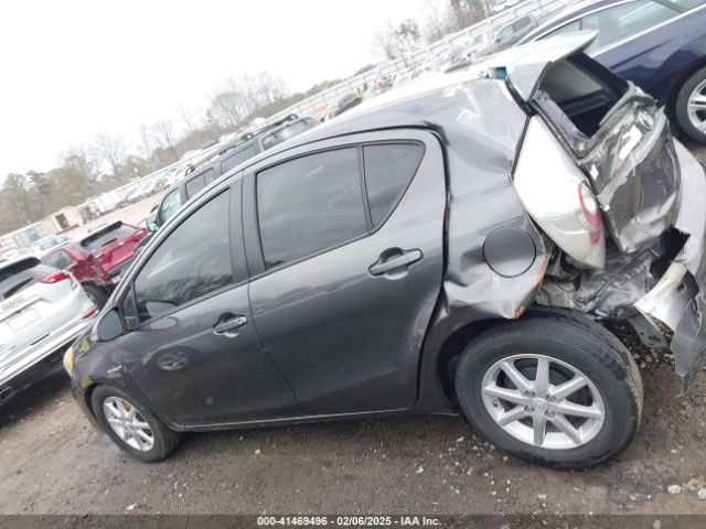 JTDKDTB32E1561016 Toyota Prius C Four