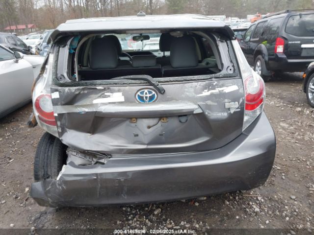 JTDKDTB32E1561016 Toyota Prius C Four