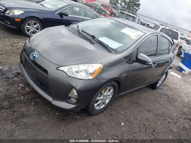 JTDKDTB32E1561016 Toyota Prius C Four