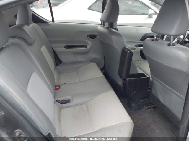 JTDKDTB32E1561016 Toyota Prius C Four