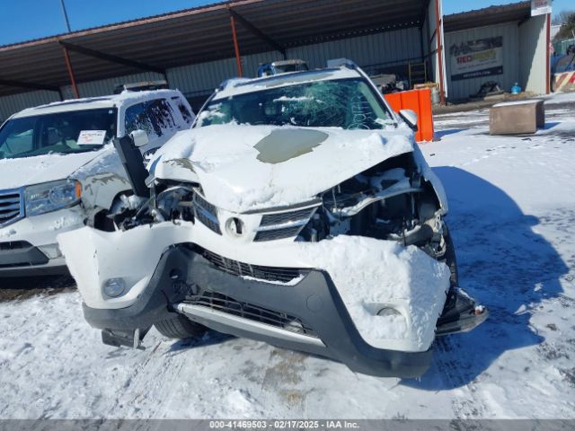 2T3RFREV4FW297132 Toyota Rav4 Xle