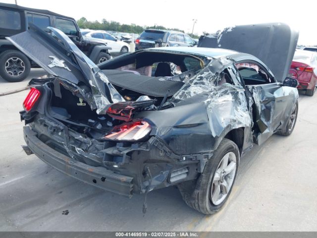 1FA6P8AM7F5313506 Ford Mustang V6