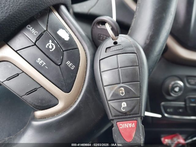 1C4PJMCS9FW510837 Jeep Cherokee Latitude