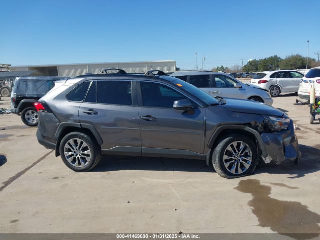 2T3C1RFV0NC207915 Toyota Rav4 Xle Premium