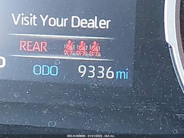 2T3C1RFV0NC207915 Toyota Rav4 Xle Premium