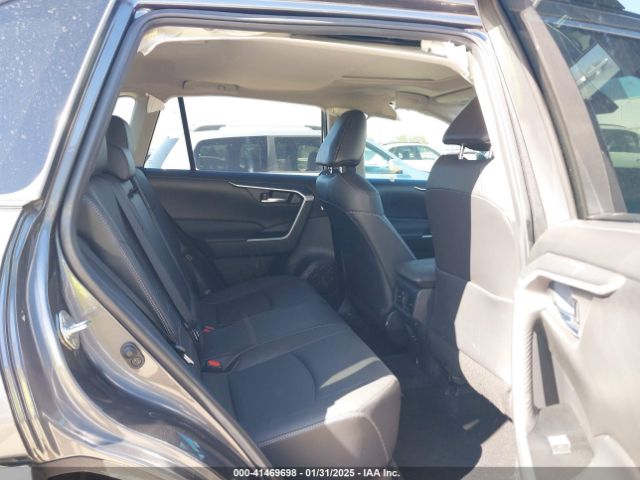 2T3C1RFV0NC207915 Toyota Rav4 Xle Premium