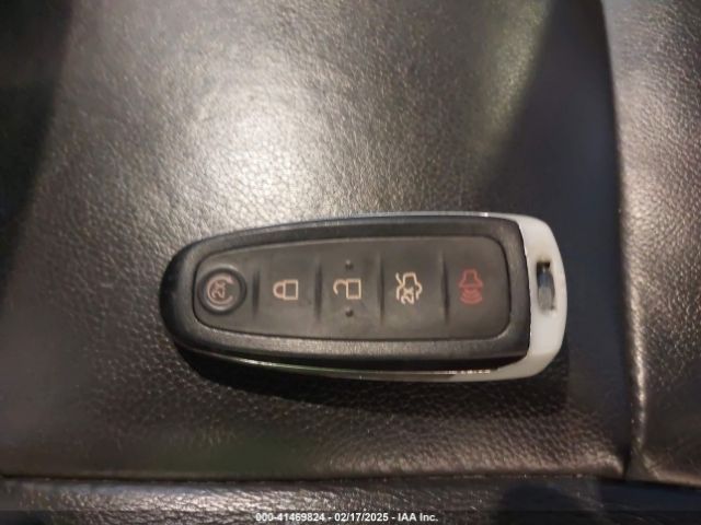 1FMCU9J92GUB63525 Ford Escape Titanium
