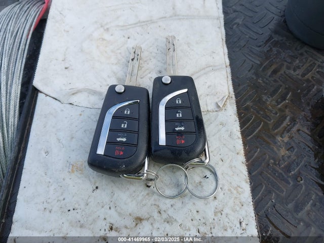 5YFEPMAE8MP269958 Toyota COROLLA LE