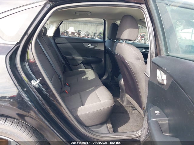 3KPF24AD1KE068184 KIA Forte Lxs