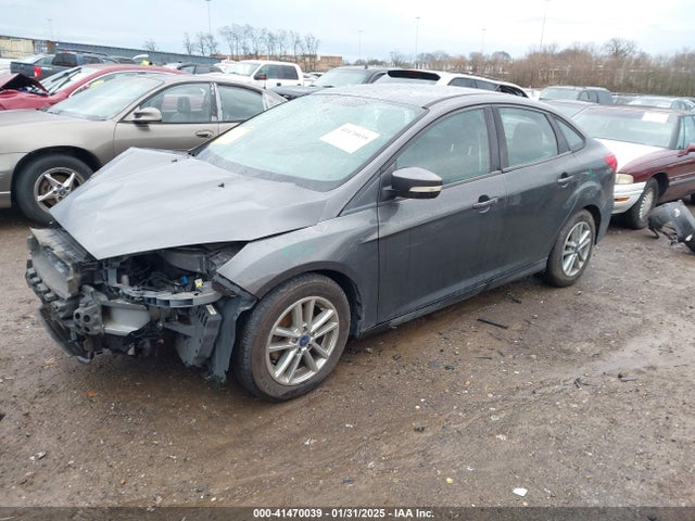 Ford FOCUS SE 2015 1FADP3F20FL293225 Image 2