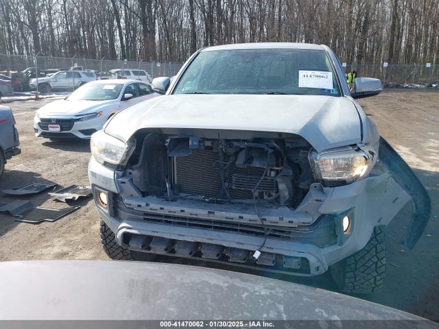 3TMCZ5AN9JM177901 Toyota Tacoma Trd Off Road