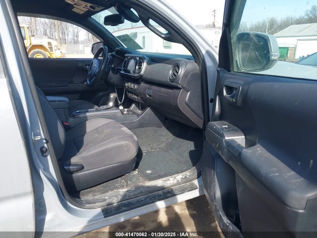 3TMCZ5AN9JM177901 Toyota Tacoma Trd Off Road