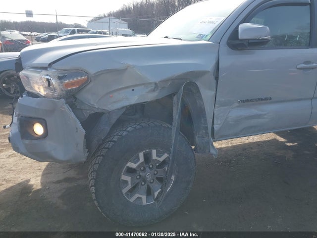 3TMCZ5AN9JM177901 Toyota Tacoma Trd Off Road