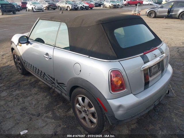 2010 MINI COOPER WMWMR3C55ATU97947 Photo 2