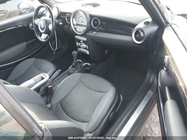2010 MINI COOPER WMWMR3C55ATU97947 Photo 4