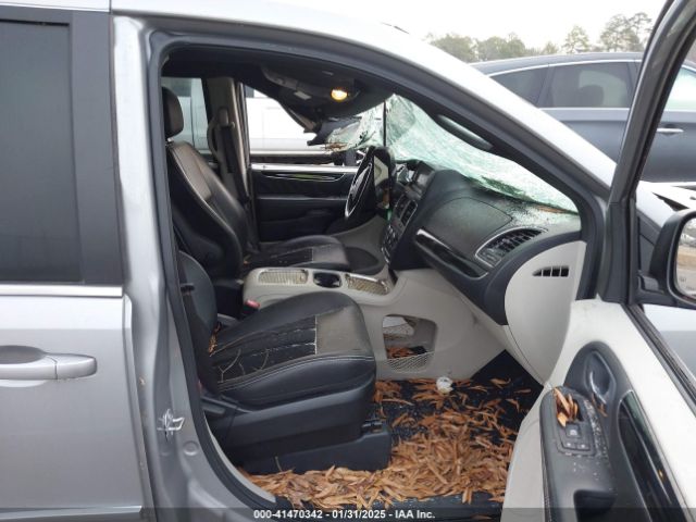 2C4RDGCG9HR677157 Dodge Grand Caravan Sxt