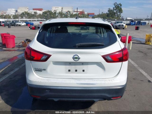 JN1BJ1CP4KW228672 Nissan Rogue Sport S