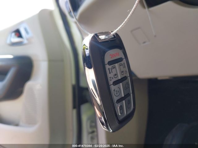 2021 CHRYSLER PACIFICA 2C4RC1BG3MR560850 Photo 10