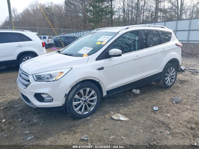 1FMCU0J98JUA66199 Ford Escape Titanium