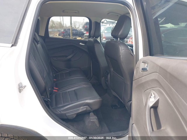 1FMCU0J98JUA66199 Ford Escape Titanium