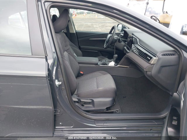Toyota CAMRY LE 2025 4T1DAACK3SU044969 Image 5