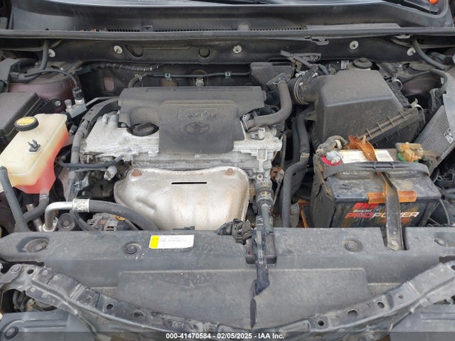 2T3ZFREV0GW312324 Toyota RAV4 LE