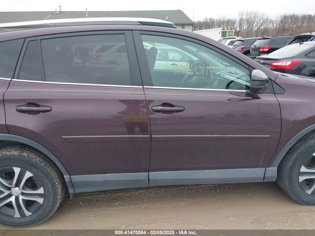 2T3ZFREV0GW312324 Toyota RAV4 LE