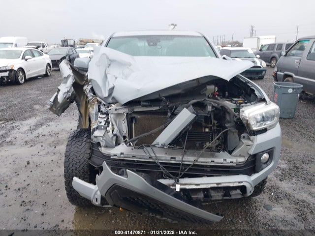 3TMCZ5AN6KM235786 Toyota Tacoma Trd Off Road