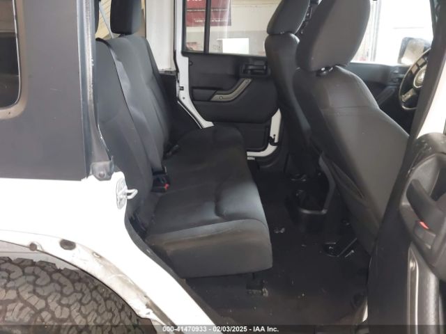 1C4BJWDGXEL305267 Jeep Wrangler Unlimited Sport