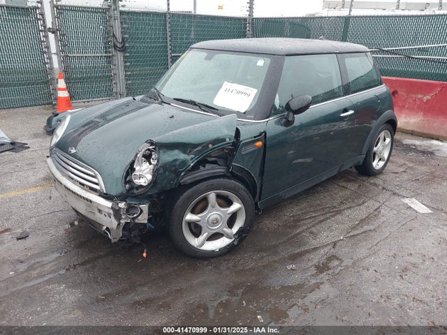 2006 MINI COOPER WMWRC33556TK70238 Photo 1