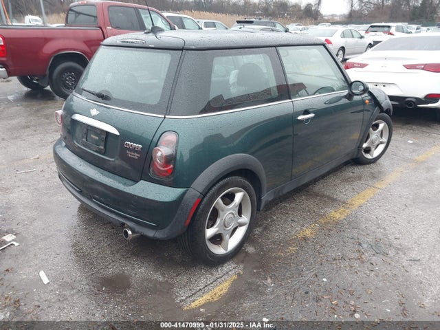 2006 MINI COOPER WMWRC33556TK70238 Photo 3