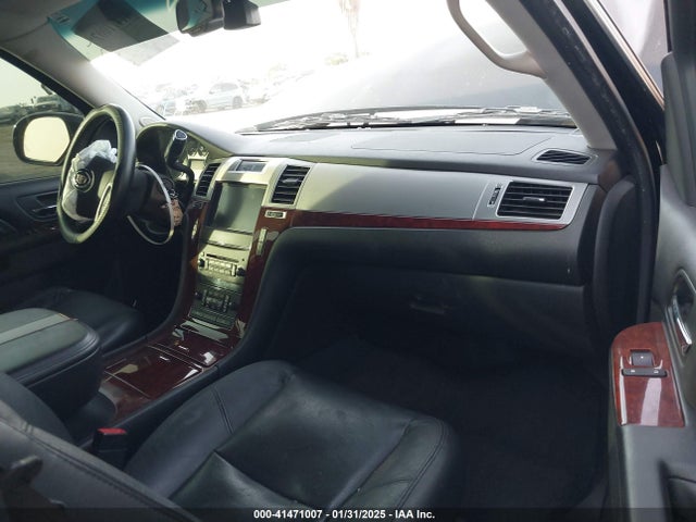 2011 CADILLAC ESCALADE EXT 3GYT4NEF0BG305633 Photo 4