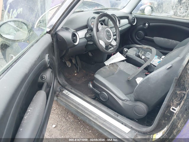 2009 MINI COOPER WMWMF335X9TU72854 Photo 4