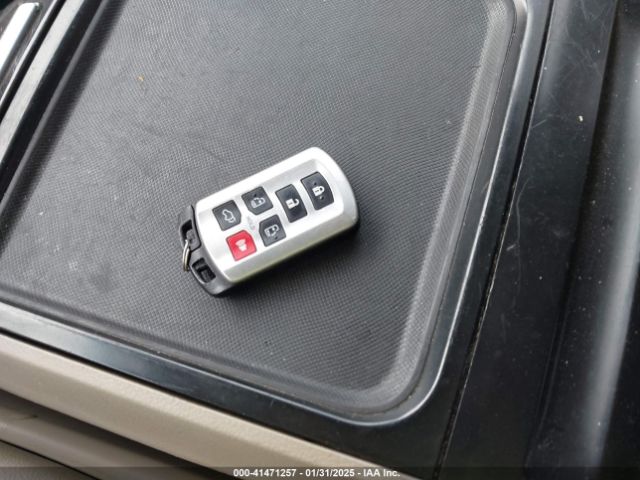 5TDYK3DC1FS614127 Toyota Sienna Xle/limited