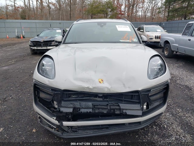 Porsche Macan 2023 WP1AG2A58PLB39354 Image 12