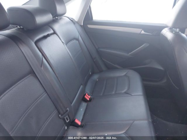 1VWAT7A32EC032660 Volkswagen Passat 1.8t Wolfsburg Edition