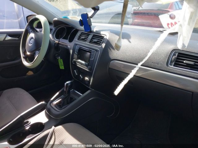 3VW2B7AJ1JM217989 Volkswagen Jetta 1.4t S