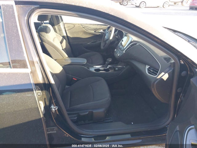 1G1ZD5ST7PF170842 Chevrolet Malibu Fwd 1lt