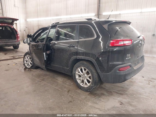 1C4PJMCB9JD572453 Jeep Cherokee Latitude 4x4