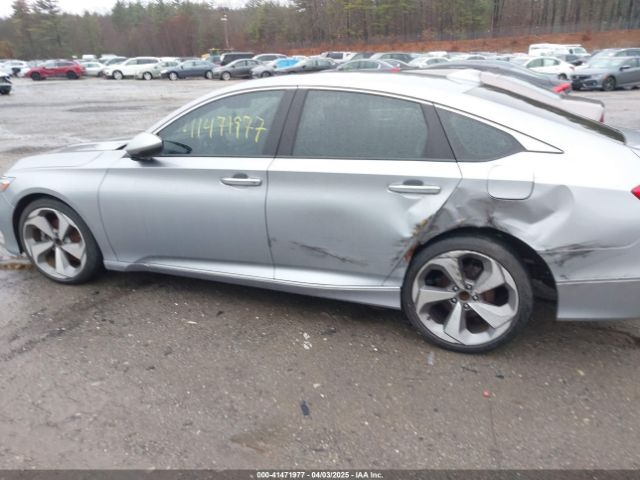 1HGCV1F98JA076055 Honda Accord Touring