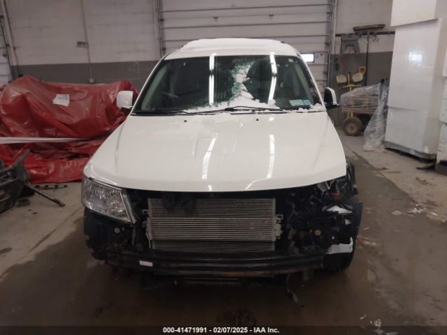 3C4PDDGG9JT220268 Dodge Journey Crossroad Awd