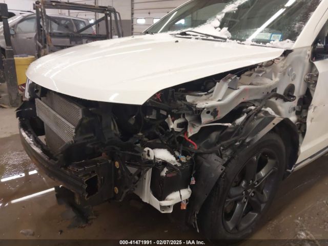 3C4PDDGG9JT220268 Dodge Journey Crossroad Awd