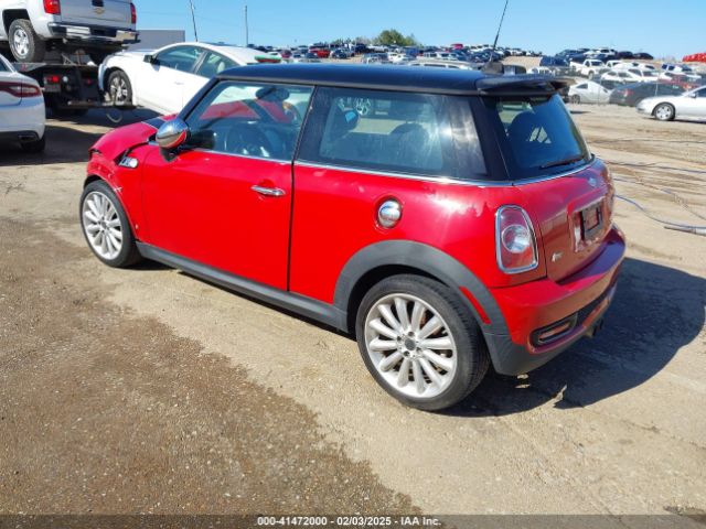 2011 MINI COOPER S WMWSV3C52BTY13681 Photo 2