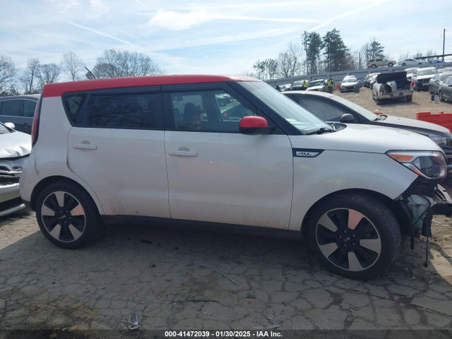 KIA SOUL + 2019 KNDJP3A50K7656477 Image 14