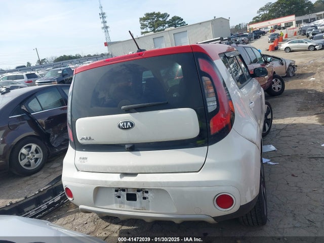 KIA SOUL + 2019 KNDJP3A50K7656477 Image 17