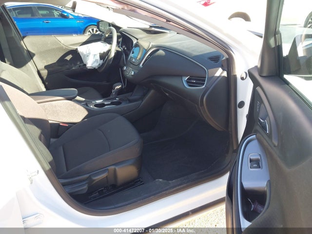 1G1ZB5ST1SF100607 Chevrolet Malibu Fwd Ls