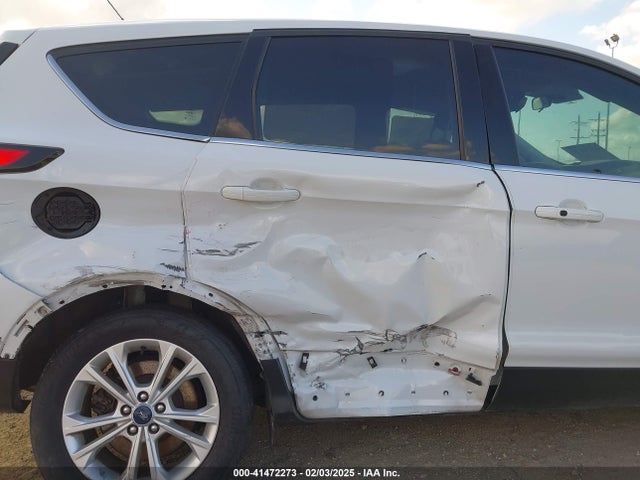 1FMCU0GDXKUA34142 Ford ESCAPE SE