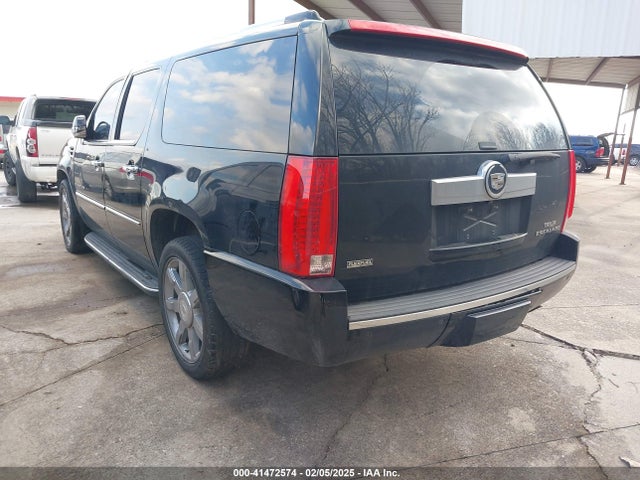 2011 CADILLAC ESCALADE ESV 1GYS3HEF8BR396005 Photo 2