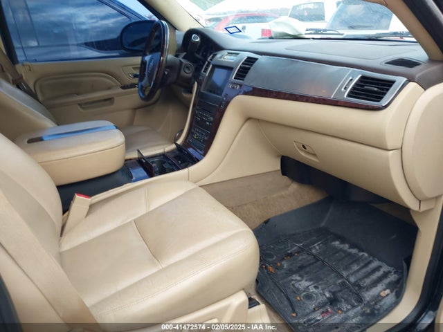 2011 CADILLAC ESCALADE ESV 1GYS3HEF8BR396005 Photo 4